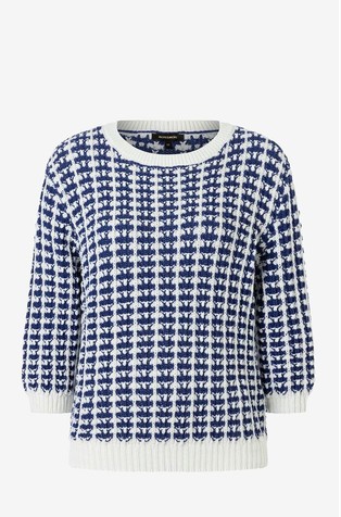 Boxy fit sweater with 3/4 sleeves