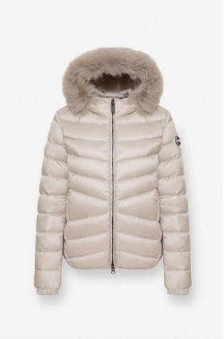 Vodoodbojna prešita puhovka z umetnim krznom