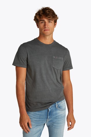 Slim fit majica s kratkimi rokavi in prsnim žepom