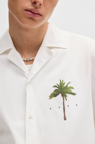 HUGO BOSS Relaxed fit bombažna srajca z umetniškim potiskom spredaj in zadaj Bela - Natural 5