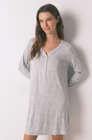 Spalna srajca z živalskim vzorcem