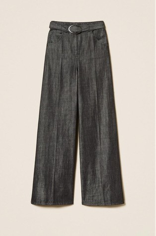 Wide leg jeans with belt