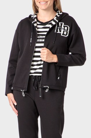 Jakna s kapuco in črtasto podlogo