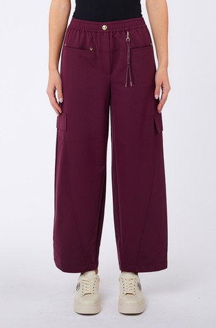 Oversized fit hlače z obeskom