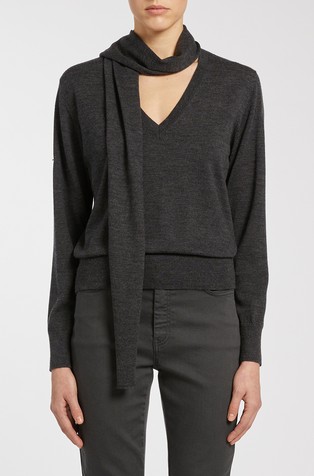 Monochrome wool sweater with scarf