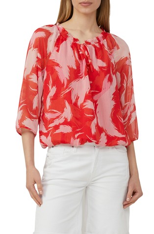 Blouse with gathered details in a relaxed fit
