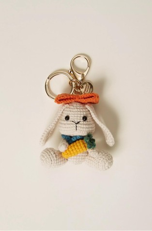 Obesek za ključe z okraskom zajčka