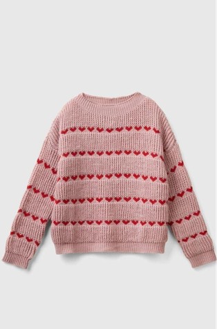 Sweater with heart inlay