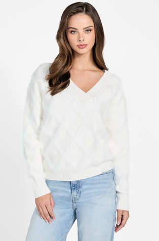 Knitted sweater with diamond pattern