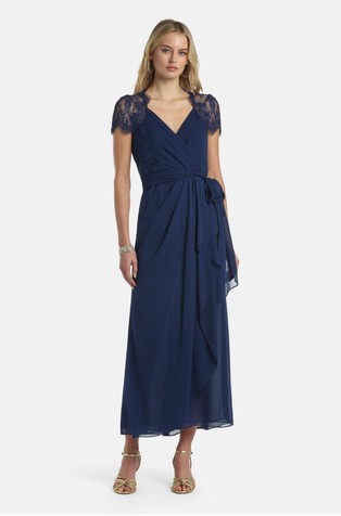 Svilena večerna obleka s čipko