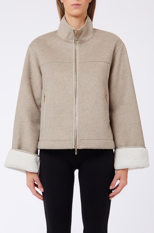 Boxy jacket with shearling lining
