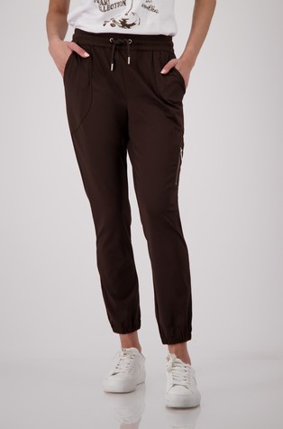 Joggers with zip pocket