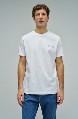 T-shirt with branding