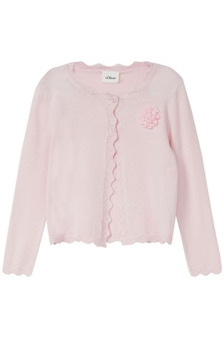 Pletena jopa z valovitimi obrobami in aplikacijo