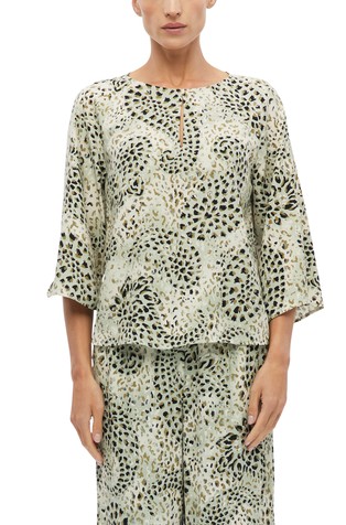 Loose fit blouse with all-over print and 3/4 sleeves