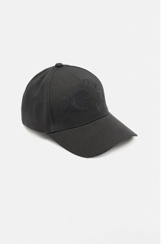 Baseball cap with logo