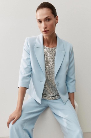 Slim fit blazer with 3/4 sleeves