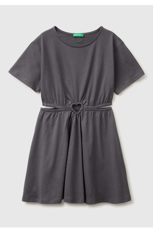 Cut-out dress with heart