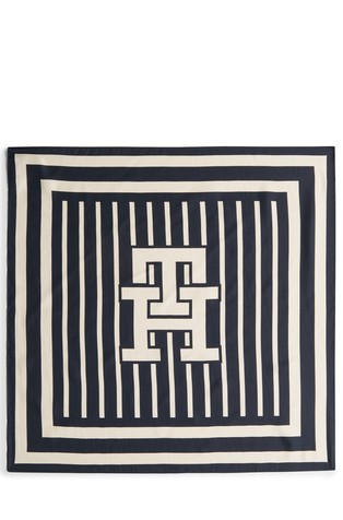 Svilena ruta z monogramom