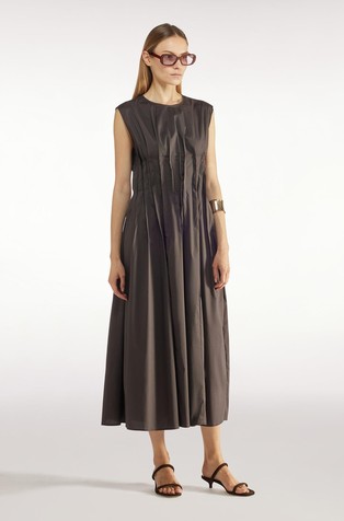 Sleeveless midi dress with pleats