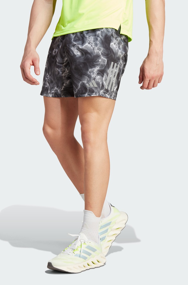 ADIDAS Own the Run vzorčaste kratke hlače Siva - Gray 