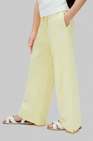 Trenirka s širokimi hlačnicami