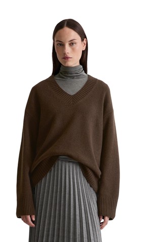 Relaxed fit pleten pulover z V-izrezom iz volnene mešanice