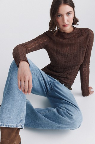 Lace perking neck top