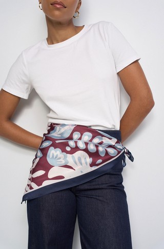 Satin scarf with floral print