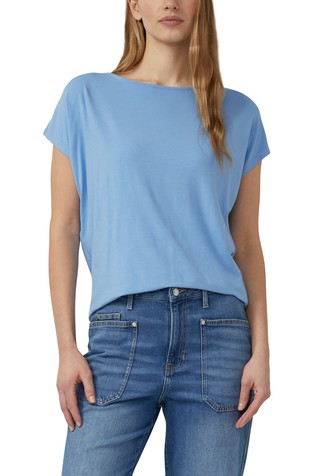 Plapolajoča majica s spuščenimi rameni