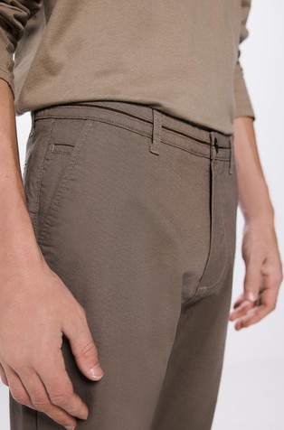 SPRINGFIELD Slim fit chino hlače z mikro vzorcem Rjava - Brown 4