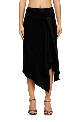 Satenasto krilo z detajlom vozla