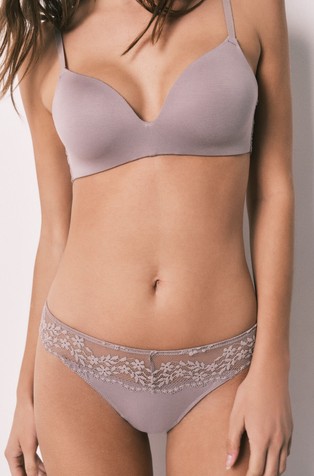 Spodnje hlačke iz modalne mešanice s čipko