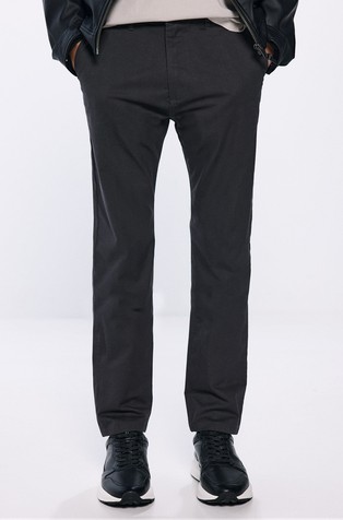 Slim fit chino hlače z mikro vzorcem
