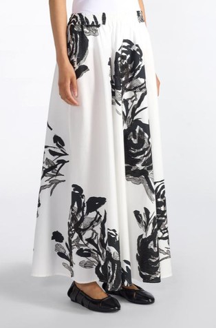 Dolgo krilo s cvetličnim vzorcem