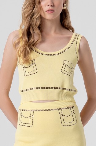 Cropped knitted tank top in viscose-blend