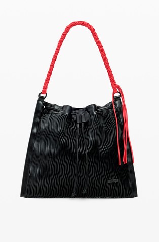 Medium nahrbtnik iz teksturiranega umetnega usnja z več načini nošenja