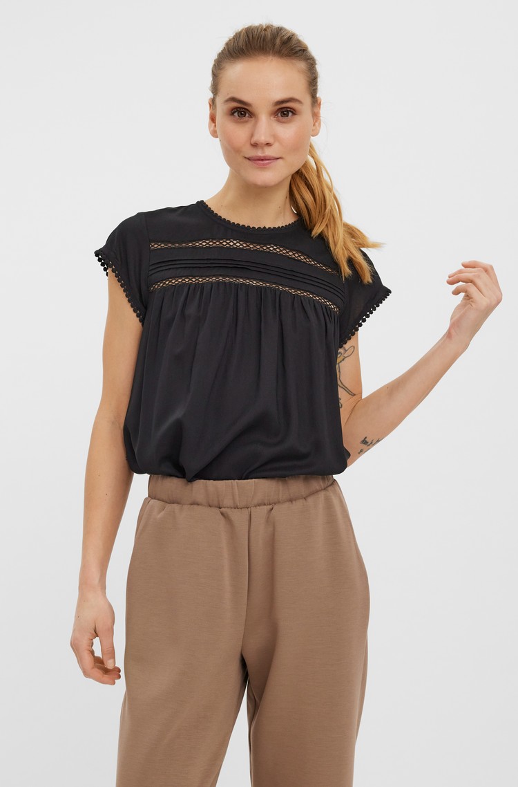 VERO MODA VMDEBBIE Top with lace details Black 