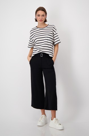MONARI Cropped trousers with belt Black 4