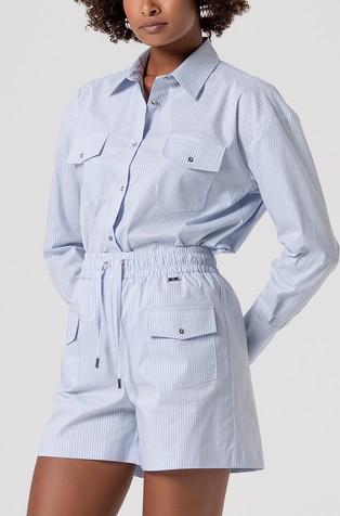 Kratke hlače iz poplina s svetlečim črtastim vzorcem