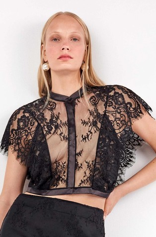 Čipkast top s kratkimi rokavi