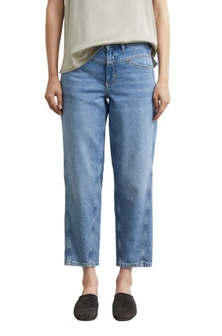 Jeans with a slight barrel leg