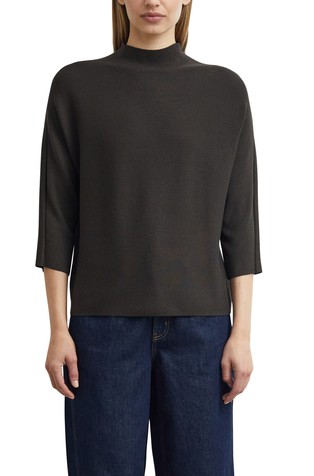 3/4 sleeve sweater with a stand-up collar