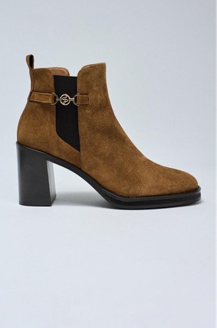 Suede boots