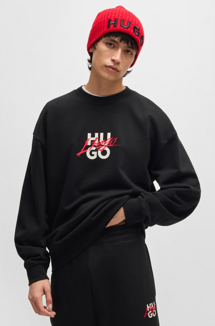 HUGO BOSS Relaxed fit bombažen pulover z dvojnim logotipom Črna - Black 