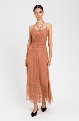 Dolga obleka iz tila s čipkastim vstavkom