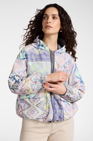 Reversible water-repellent jacket with hood