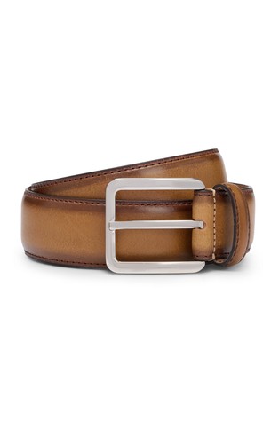 Leather belt with contrast stitching