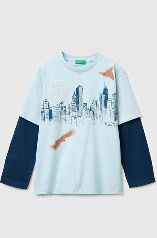 Double-sleeved T-shirt