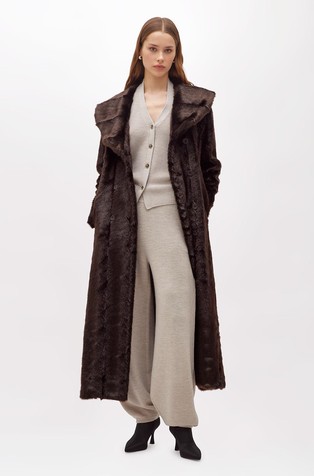 Dolg plašč iz umetnega krzna